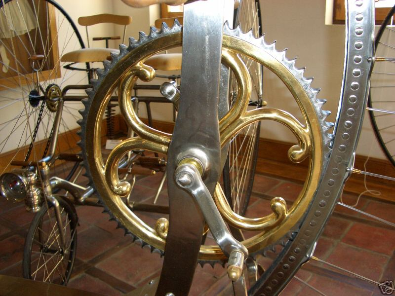 Illustration for article titled 1873 Monocycle Replica Is a Mechanical and Engineering Marvel